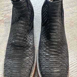Men's Black Textured Leather Boots